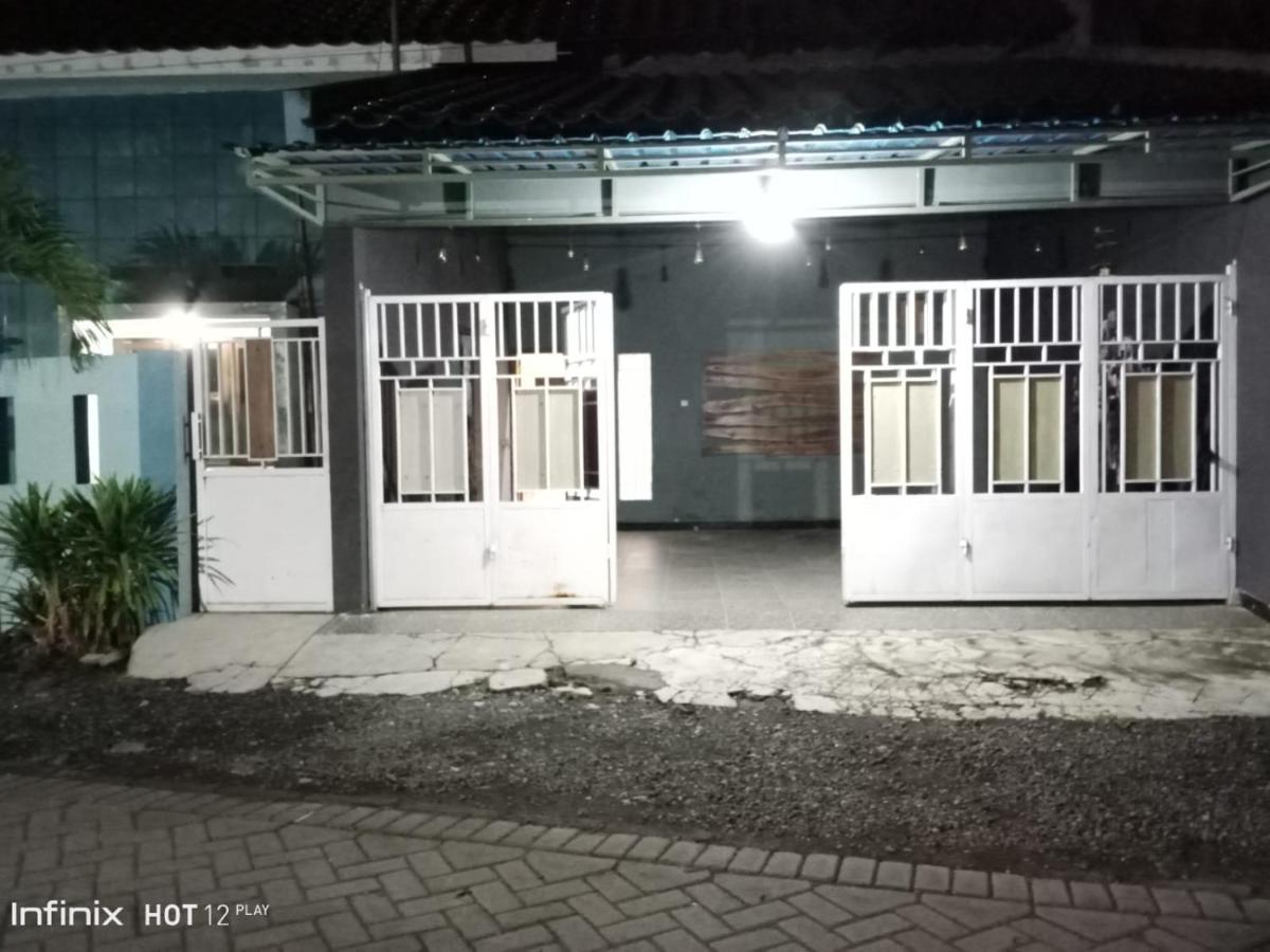 999 Khs 2 Homestay Gilimanuk Exteriér fotografie